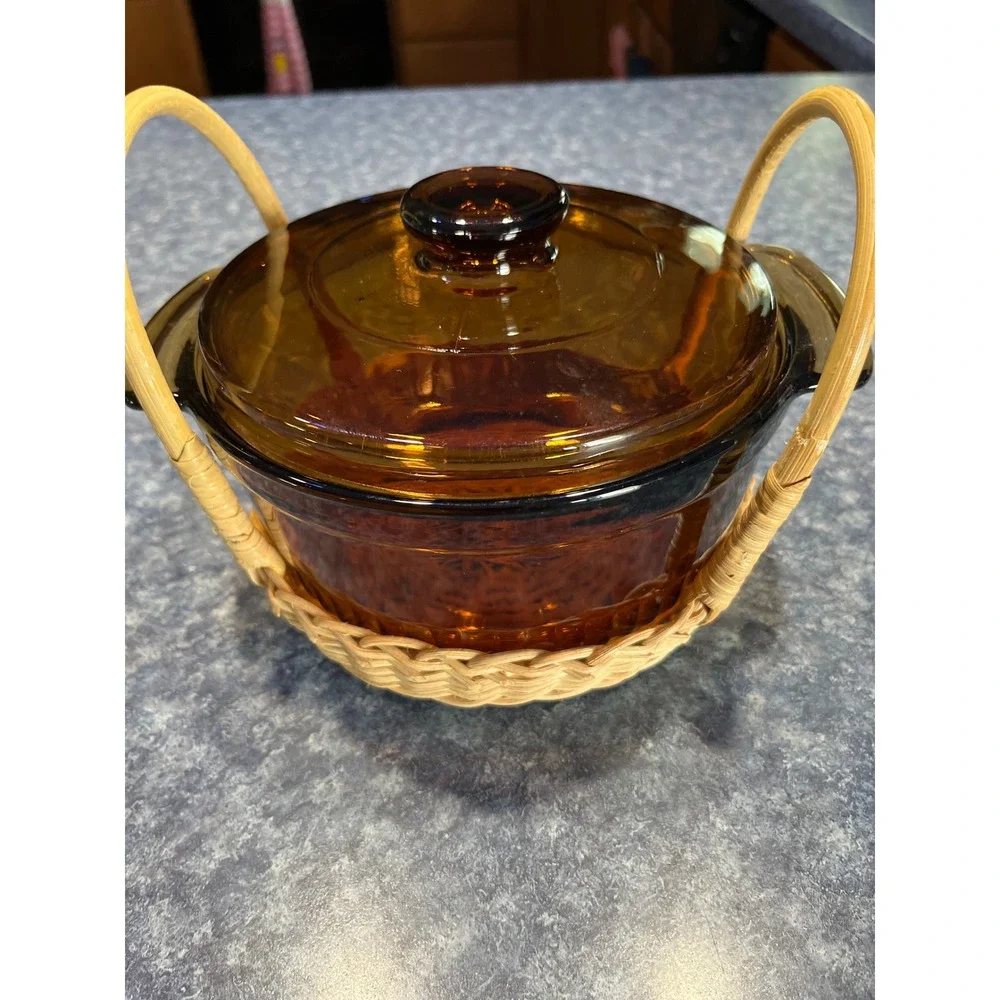 Anchor Hocking Amber Glass Casserole Dish with Lid and Wicker Basket 1 Qt 1438